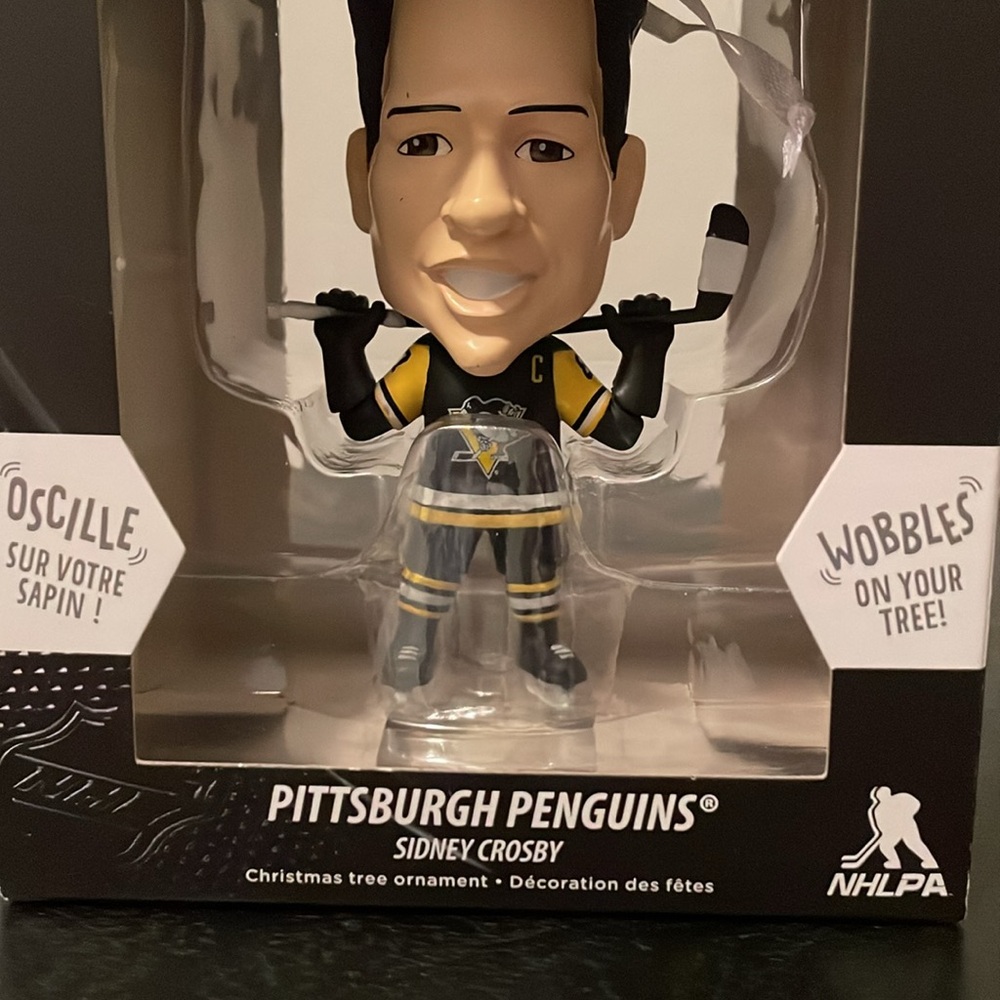 Hallmark Ornaments Pittsburgh Penguins  Sidney Crosby Bobblehead - Picture 2 of 6